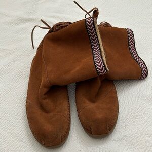 TOMS Women Fur-lined Boots 8.5